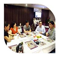 2010年10月21日，桂林新竹公司及中國建材聯(lián)合會(huì)生態(tài)環(huán)境建材分會(huì)領(lǐng)導(dǎo)到大自然巖盤石浴廣西旗艦店檢查指導(dǎo)工作